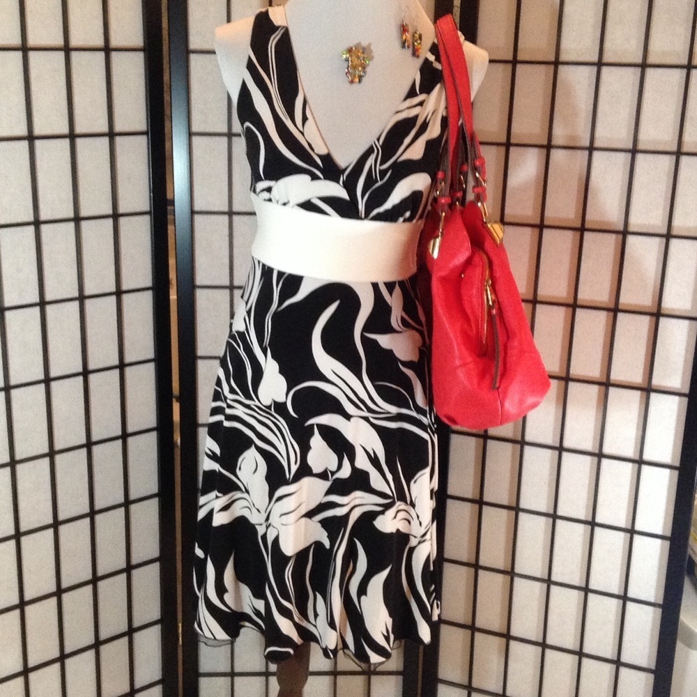 Speechless black and white sundress